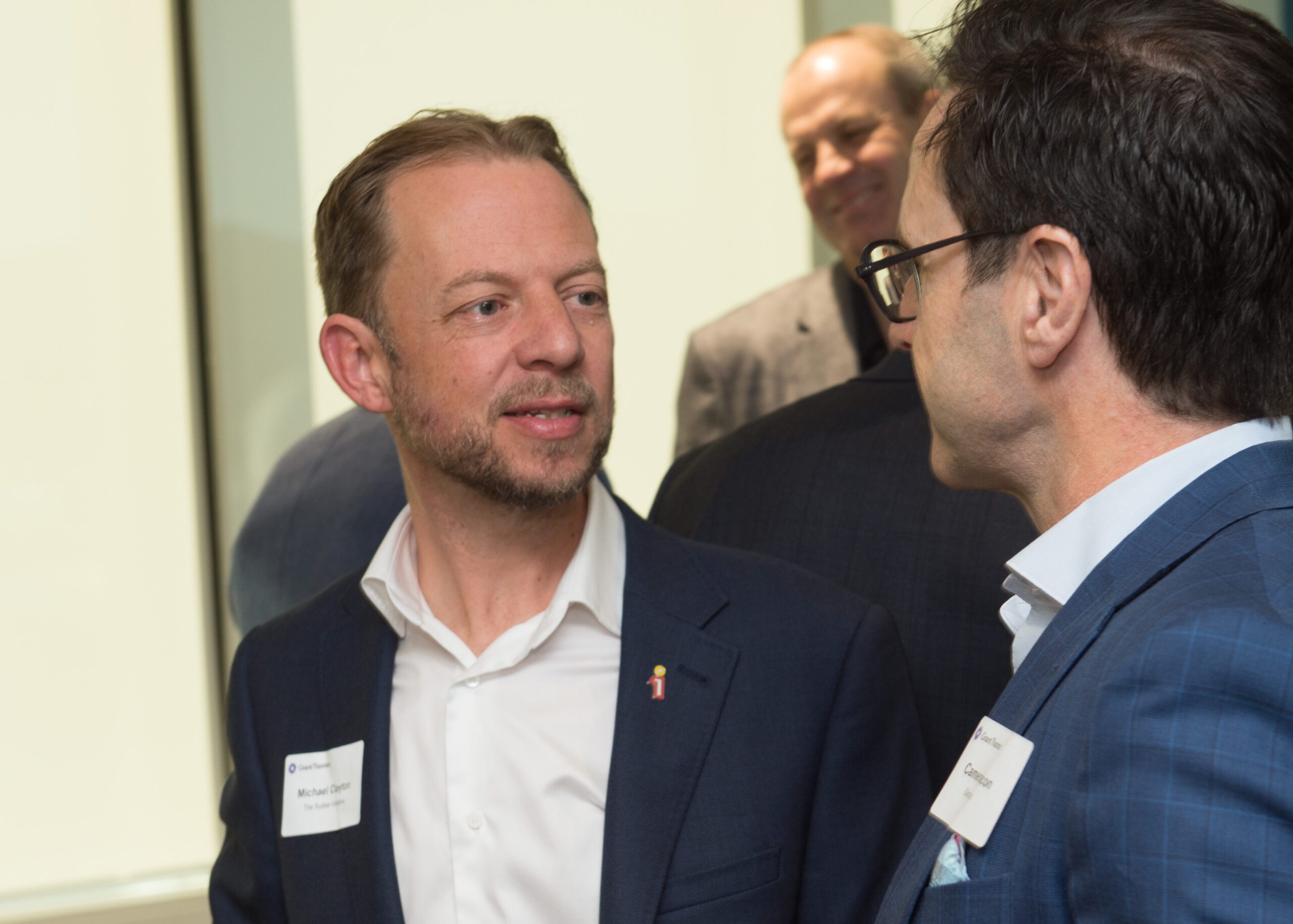 Michael Clayton, Cameron Bacon